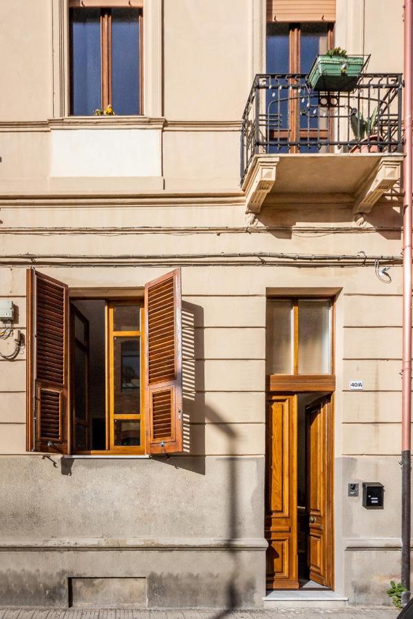 Deledda Home Каляри Екстериор снимка